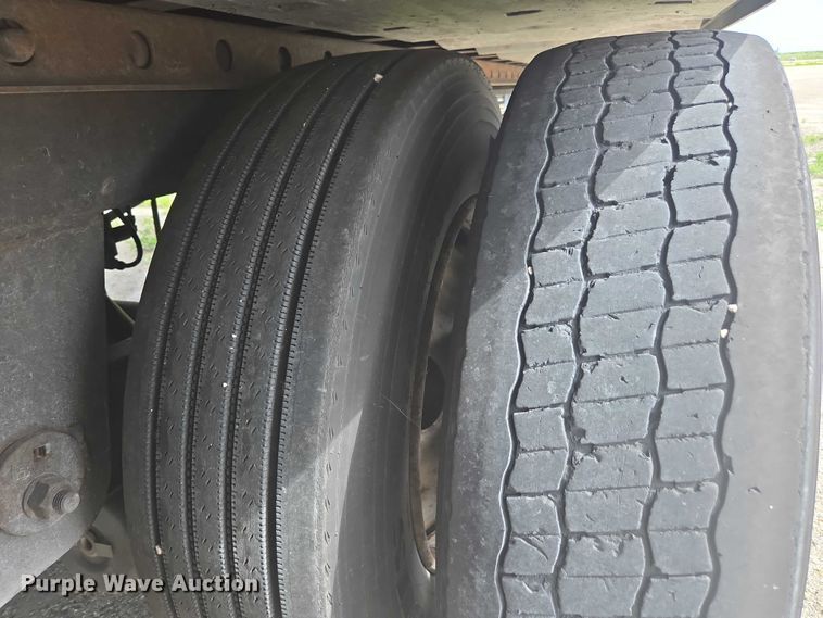 image for item YA0548 2013 Great Dane refrigerated van trailer