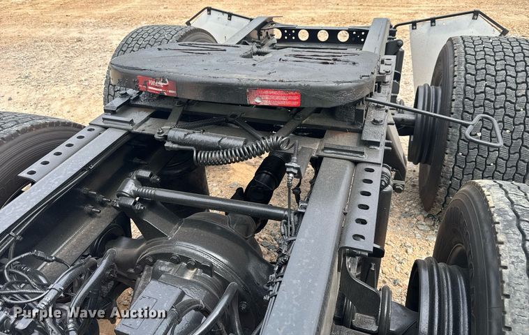 image for item YA0560 2020 International LT625 semi truck