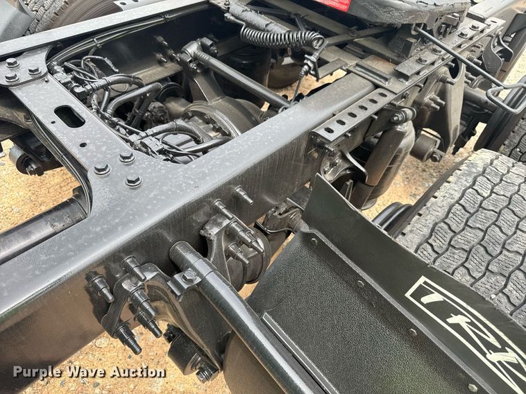 image for item YA0560 2020 International LT625 semi truck