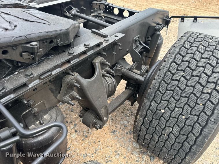 image for item YA0560 2020 International LT625 semi truck