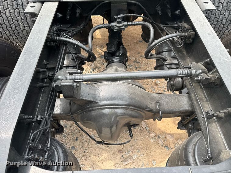 image for item YA0560 2020 International LT625 semi truck