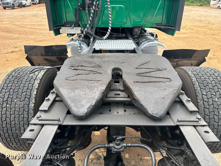 image for item YA0560 2020 International LT625 semi truck