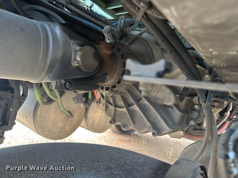 image for item YA0560 2020 International LT625 semi truck