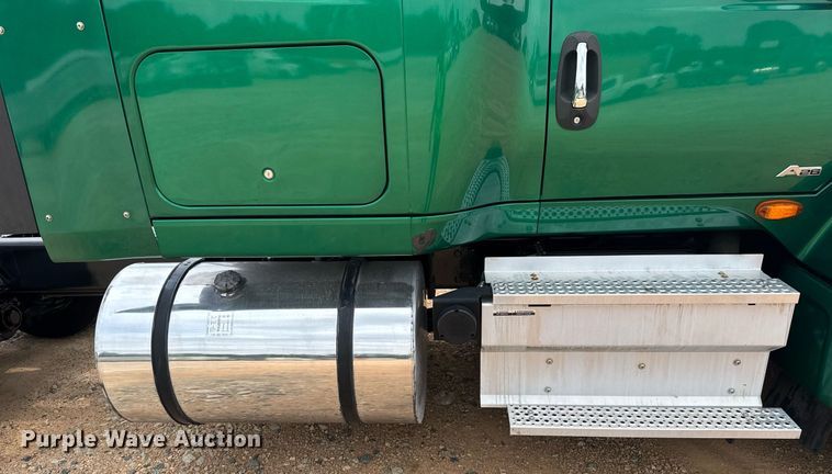 image for item YA0560 2020 International LT625 semi truck