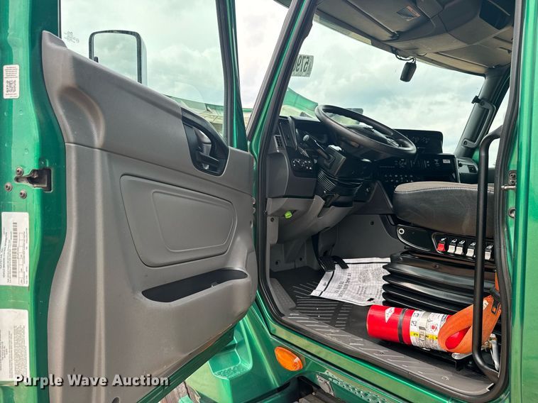 image for item YA0560 2020 International LT625 semi truck