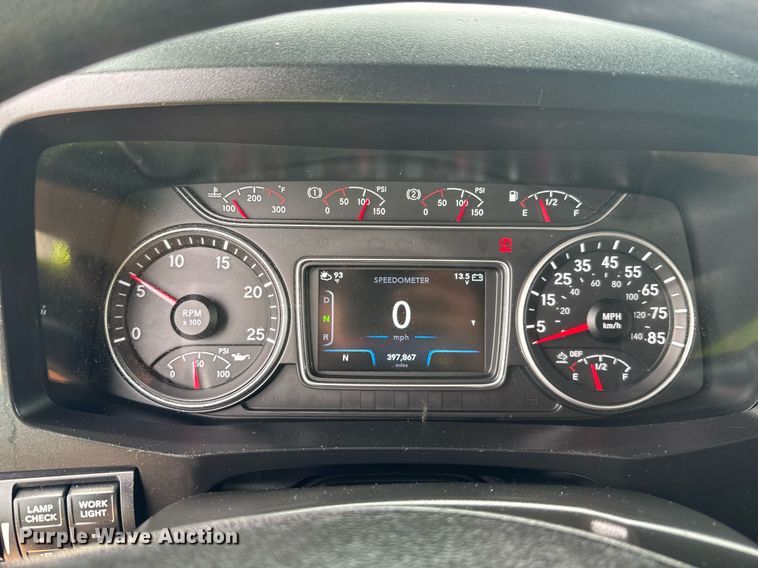 image for item YA0560 2020 International LT625 semi truck