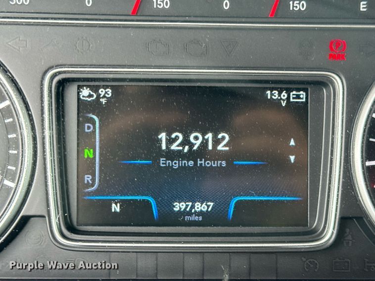 image for item YA0560 2020 International LT625 semi truck