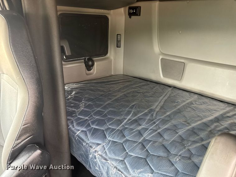 image for item YA0560 2020 International LT625 semi truck