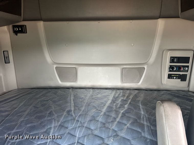 image for item YA0560 2020 International LT625 semi truck