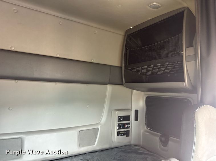 image for item YA0560 2020 International LT625 semi truck