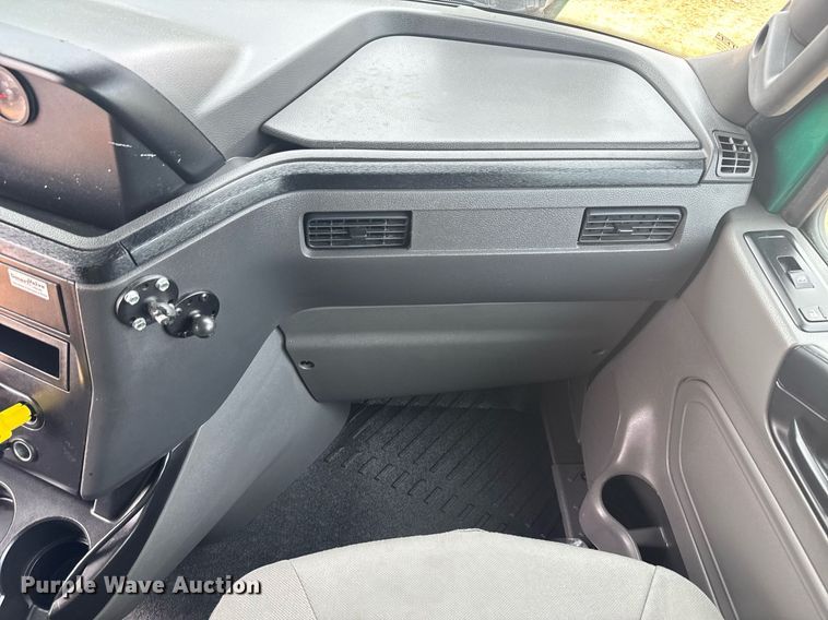 image for item YA0560 2020 International LT625 semi truck