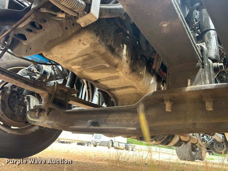 image for item YA0560 2020 International LT625 semi truck