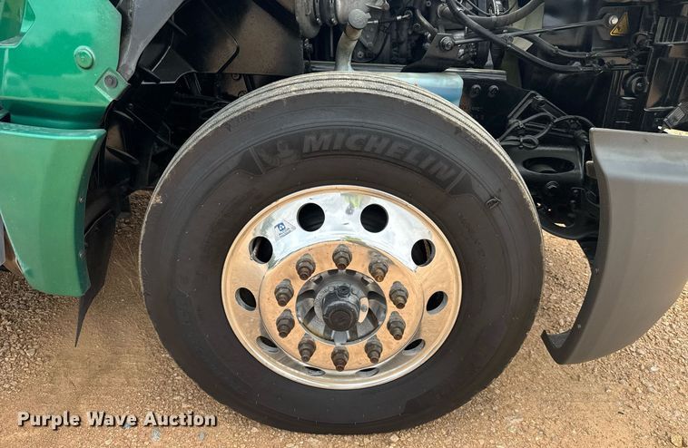 image for item YA0560 2020 International LT625 semi truck