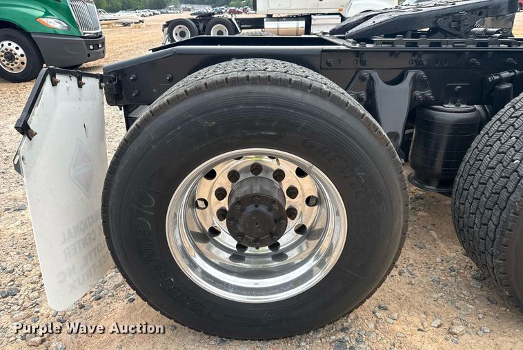 image for item YA0560 2020 International LT625 semi truck