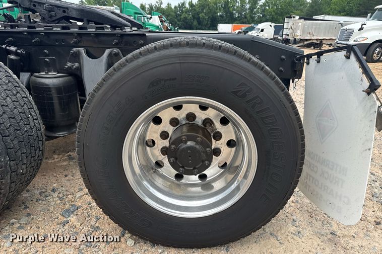 image for item YA0560 2020 International LT625 semi truck