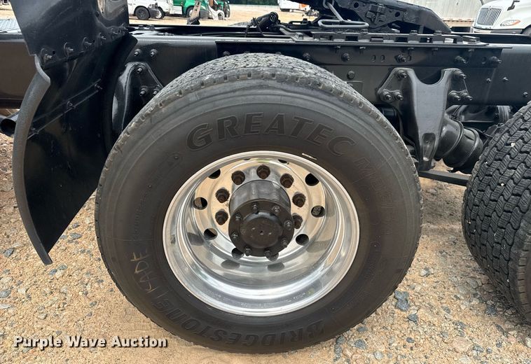 image for item YA0560 2020 International LT625 semi truck