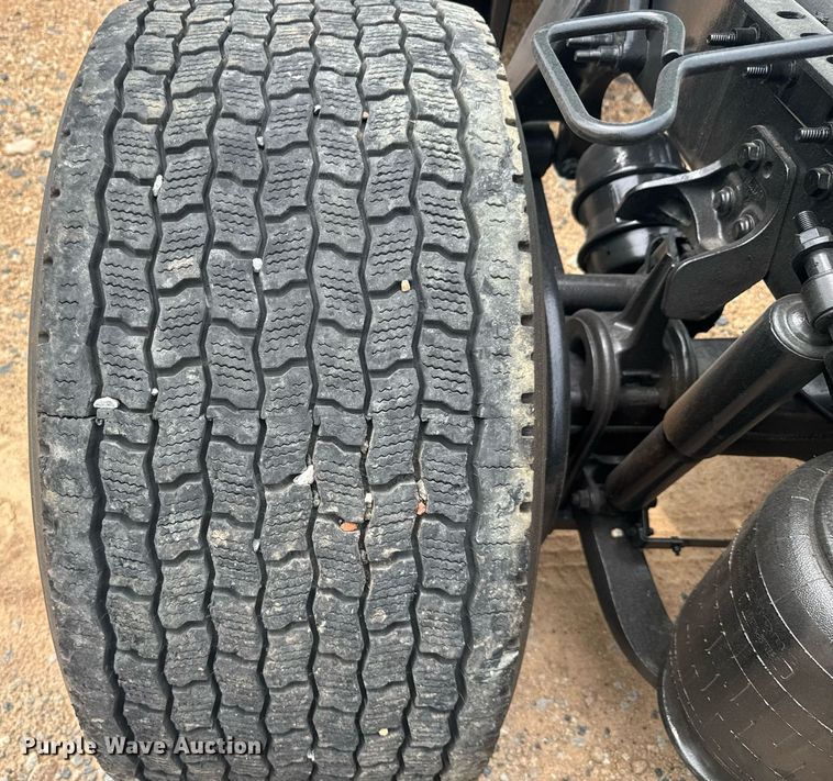 image for item YA0560 2020 International LT625 semi truck