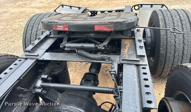 image for item YA0563 2020 International LT625 semi truck