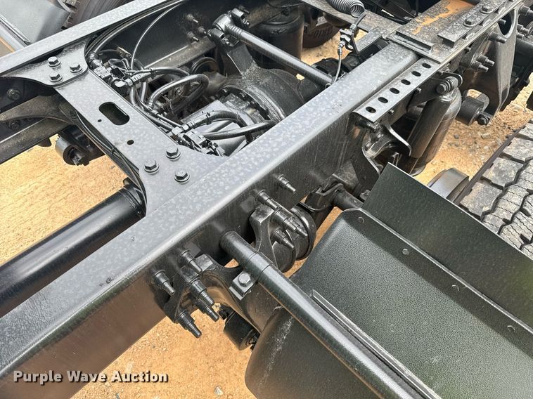 image for item YA0563 2020 International LT625 semi truck