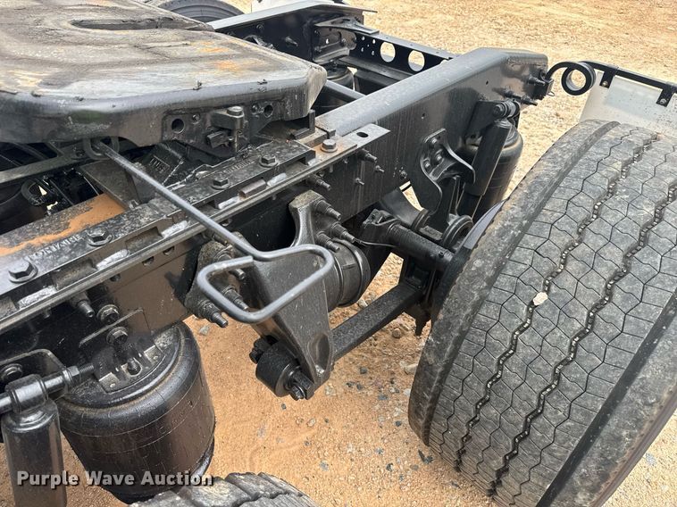 image for item YA0563 2020 International LT625 semi truck