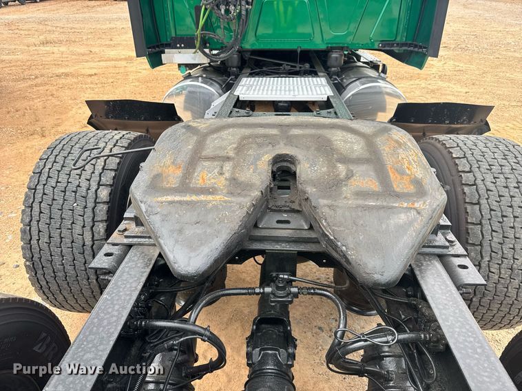 image for item YA0563 2020 International LT625 semi truck