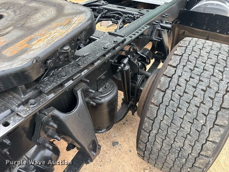 image for item YA0563 2020 International LT625 semi truck