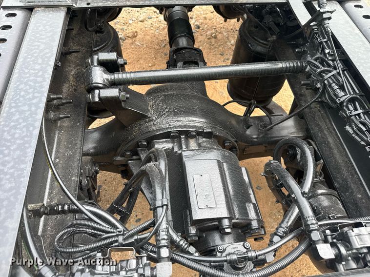 image for item YA0563 2020 International LT625 semi truck