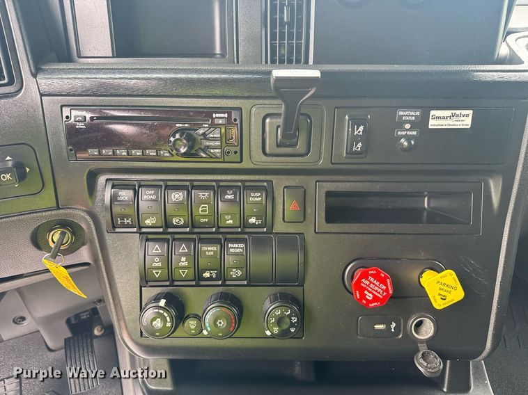 image for item YA0563 2020 International LT625 semi truck