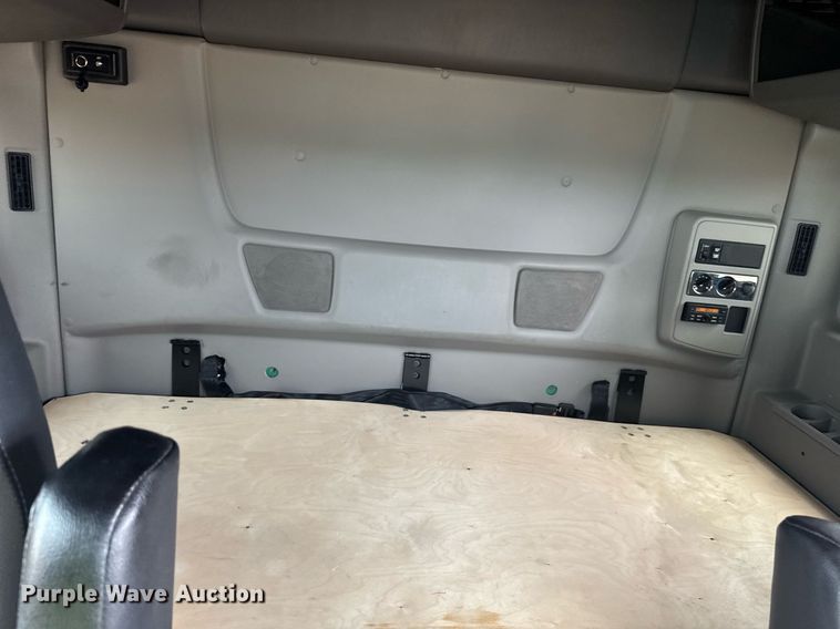 image for item YA0563 2020 International LT625 semi truck