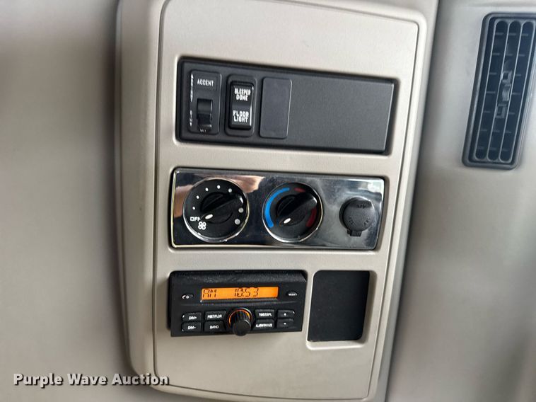 image for item YA0563 2020 International LT625 semi truck