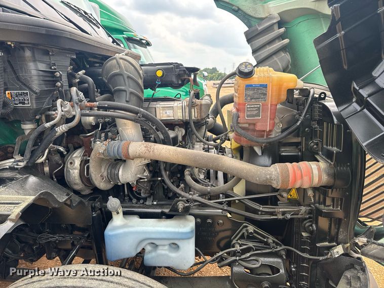 image for item YA0563 2020 International LT625 semi truck