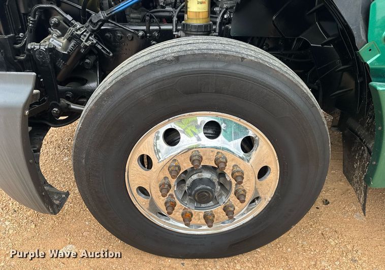 image for item YA0563 2020 International LT625 semi truck