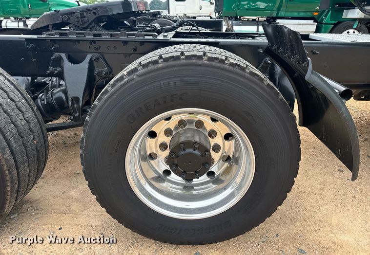 image for item YA0563 2020 International LT625 semi truck