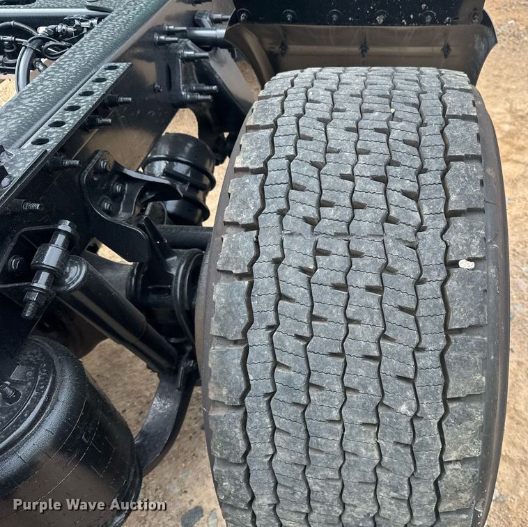 image for item YA0563 2020 International LT625 semi truck