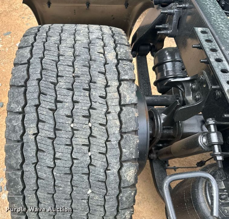 image for item YA0563 2020 International LT625 semi truck