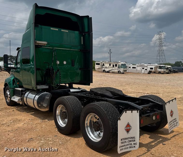 image for item YA0564 2020 International LT625 semi truck