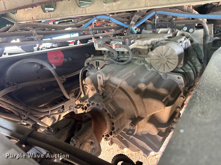 image for item YA0564 2020 International LT625 semi truck