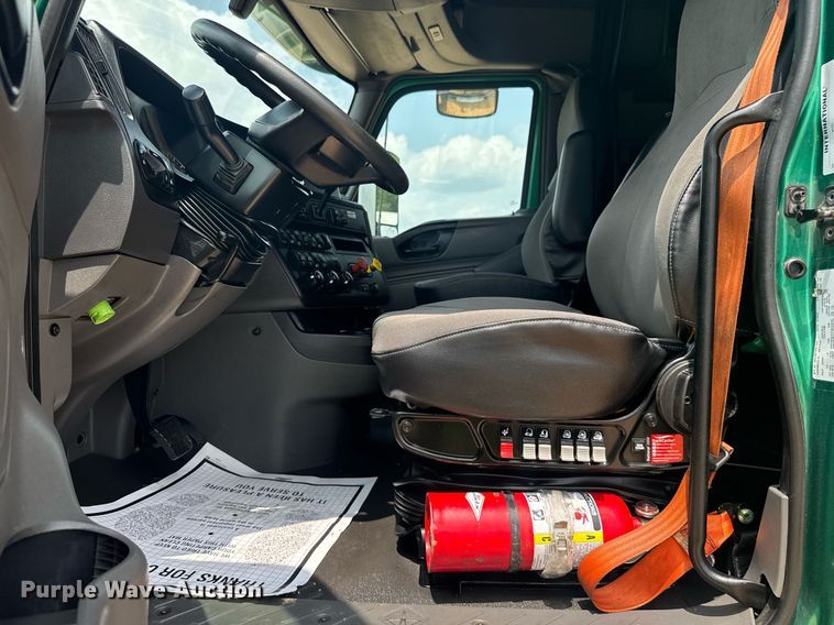 image for item YA0564 2020 International LT625 semi truck