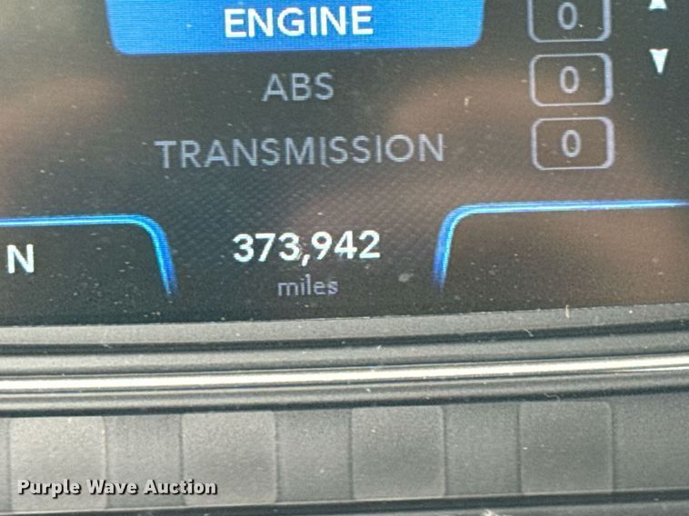 image for item YA0564 2020 International LT625 semi truck