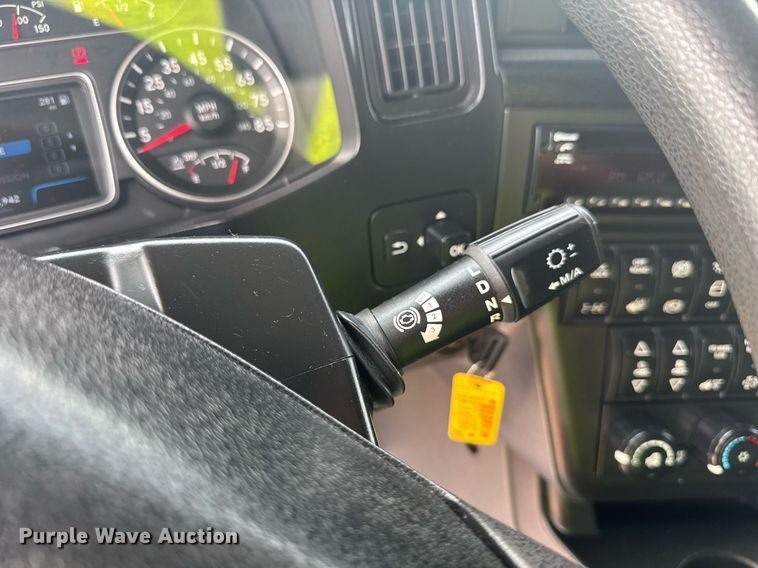 image for item YA0564 2020 International LT625 semi truck