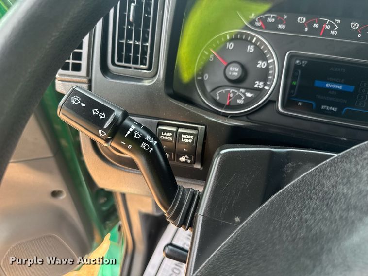 image for item YA0564 2020 International LT625 semi truck