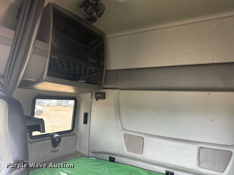 image for item YA0564 2020 International LT625 semi truck