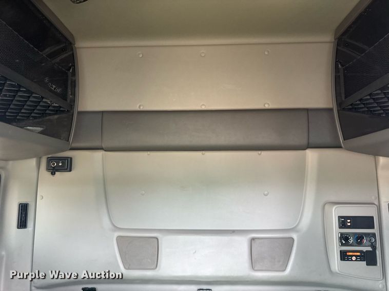 image for item YA0564 2020 International LT625 semi truck