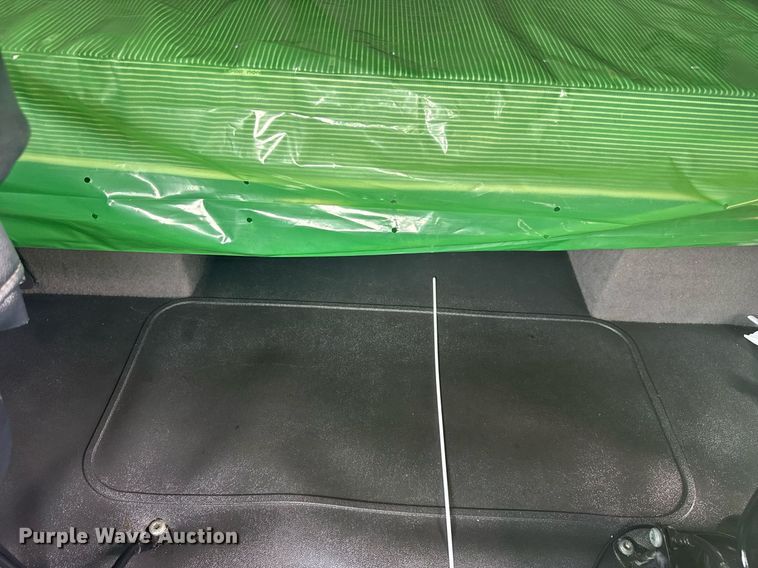 image for item YA0564 2020 International LT625 semi truck