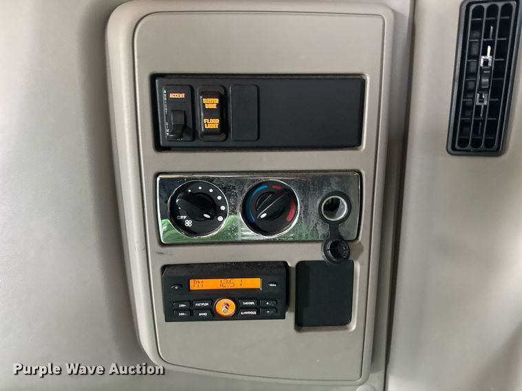 image for item YA0564 2020 International LT625 semi truck