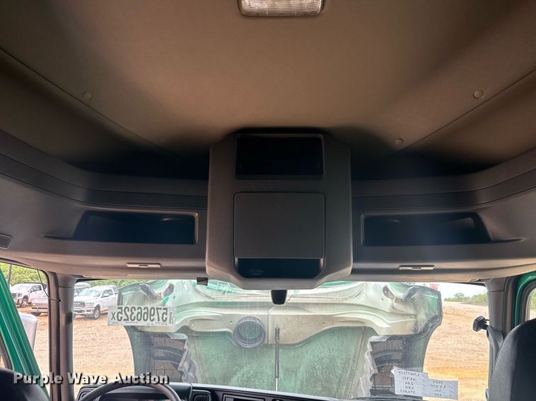 image for item YA0564 2020 International LT625 semi truck