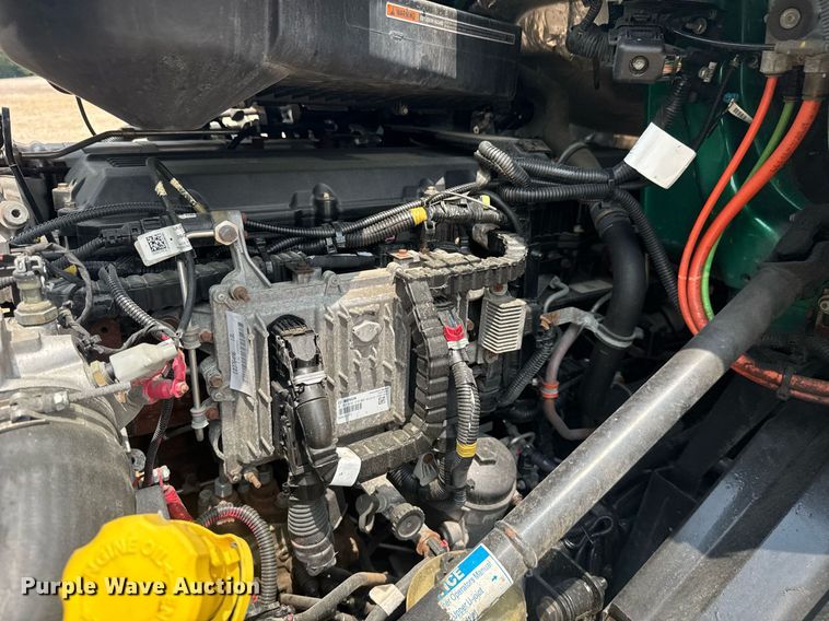 image for item YA0564 2020 International LT625 semi truck