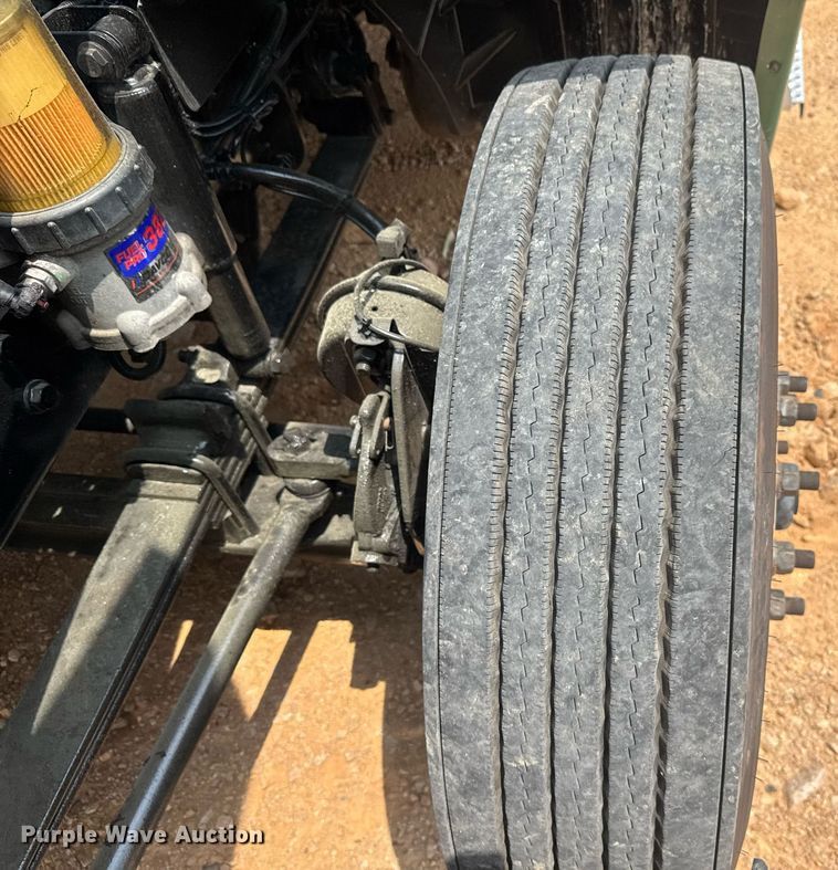 image for item YA0564 2020 International LT625 semi truck