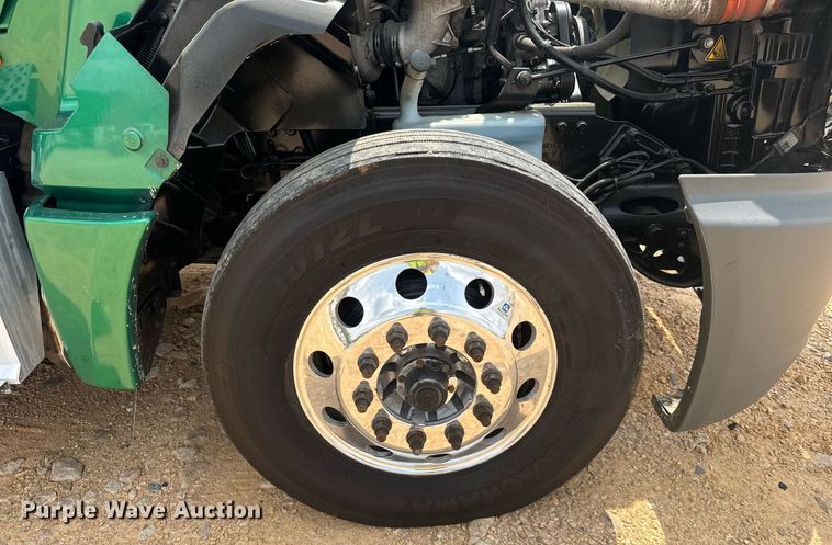 image for item YA0564 2020 International LT625 semi truck