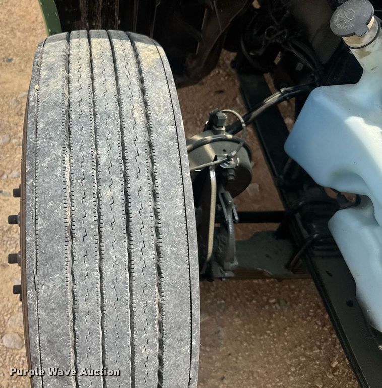 image for item YA0564 2020 International LT625 semi truck